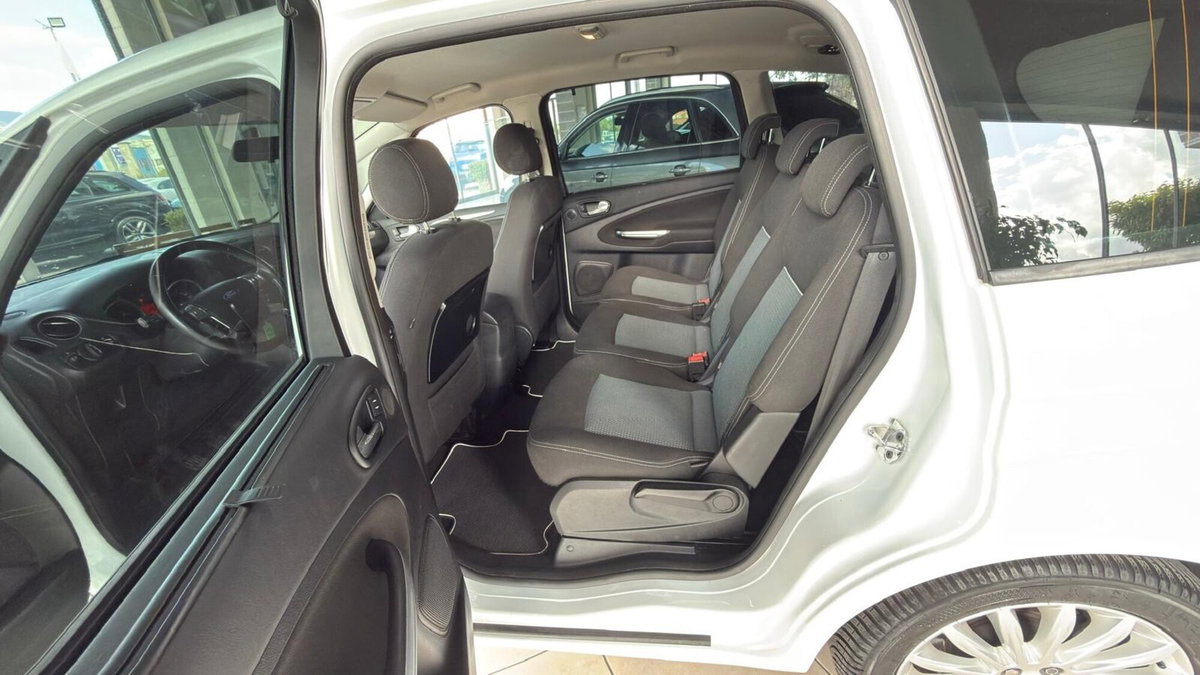 Ford S-Max 2.0 TDCi 163CV New Titanium (17)