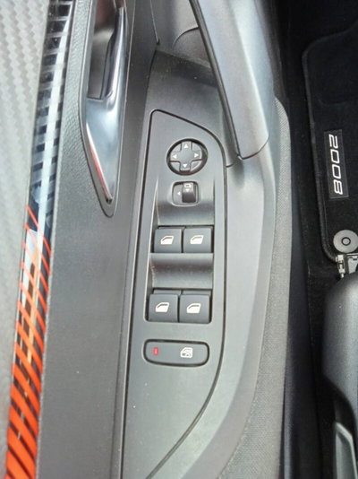 Peugeot 2008 PureTech 100 S&S Active Pack (19)