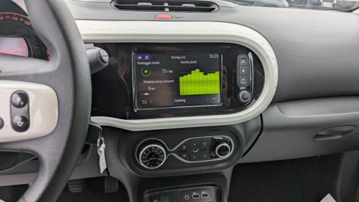 Renault Twingo 1.0 sce Equilibre 65cv (11)