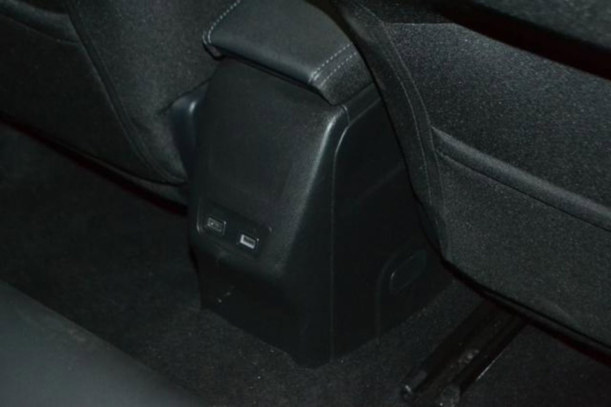 Peugeot 208 50 kWh Allure (17)