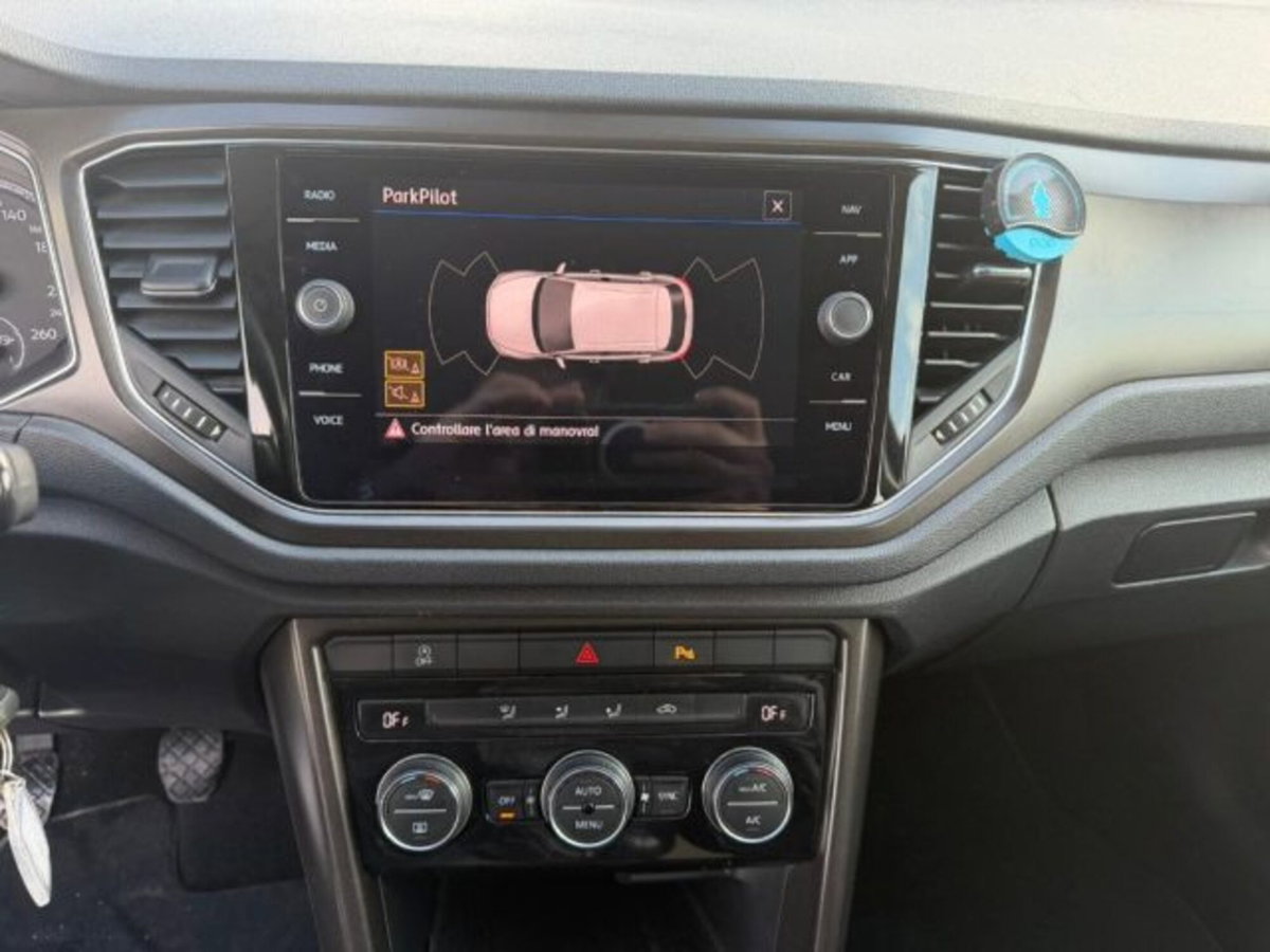 Volkswagen T-Roc 1.6 TDI SCR Business BlueMotion Technology (12)