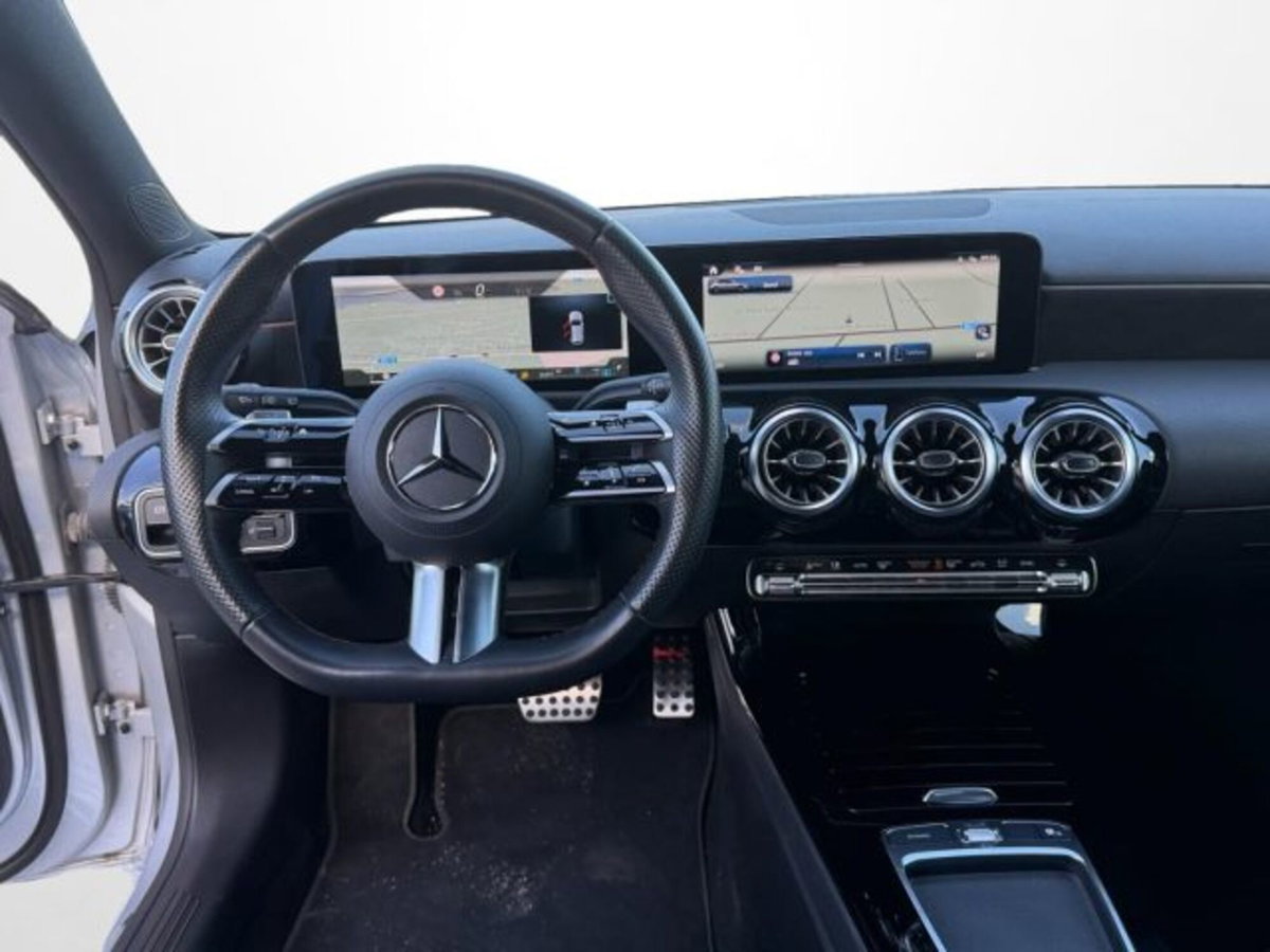 Mercedes-Benz Classe A Sedan 200 d AMG Line Premium Plus auto (11)