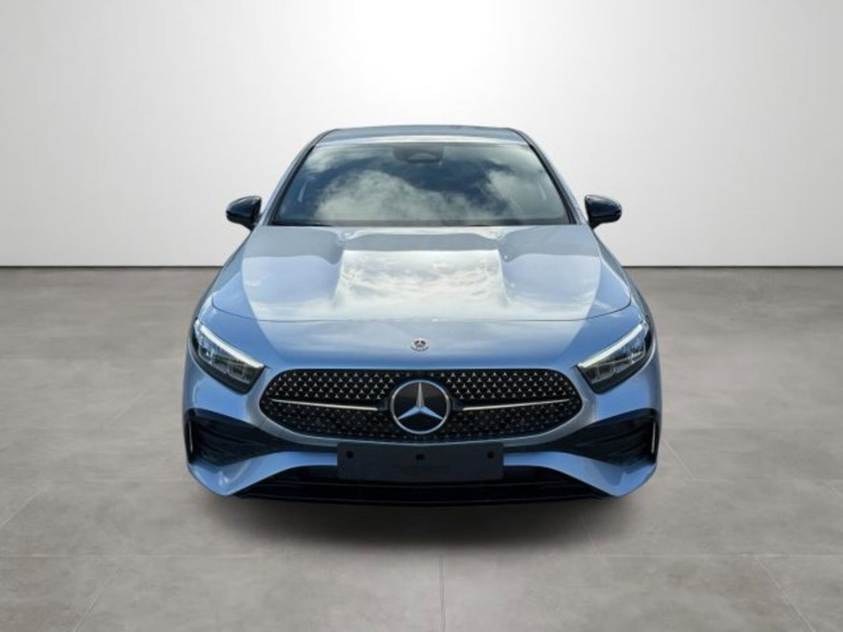 Mercedes-Benz Classe A Sedan 200 d AMG Line Premium Plus auto (2)