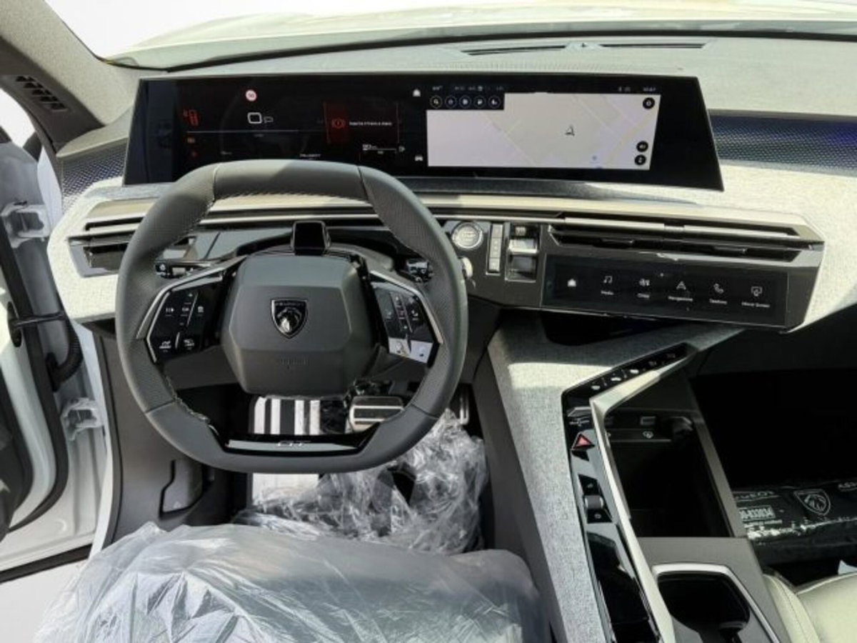 Peugeot 3008 1.2 hybrid GT 145cv e-dcs6 (12)