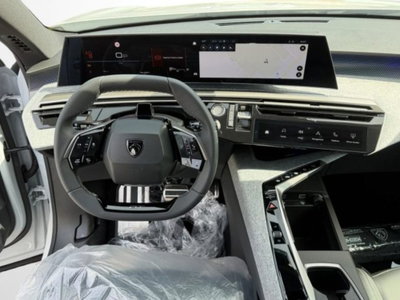 Peugeot 3008 1.2 hybrid GT 145cv e-dcs6 (12)