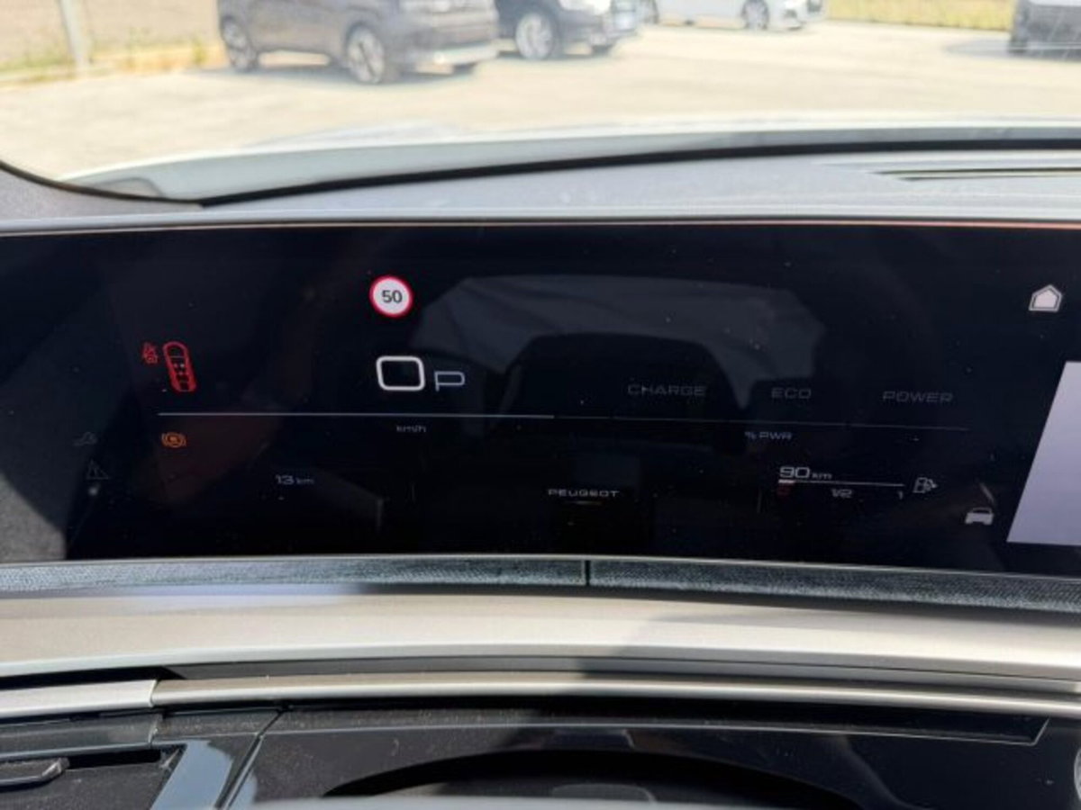 Peugeot 3008 1.2 hybrid GT 145cv e-dcs6 (14)