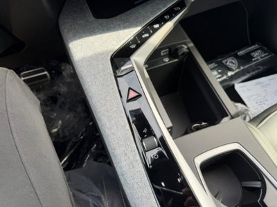 Peugeot 3008 1.2 hybrid GT 145cv e-dcs6 (15)