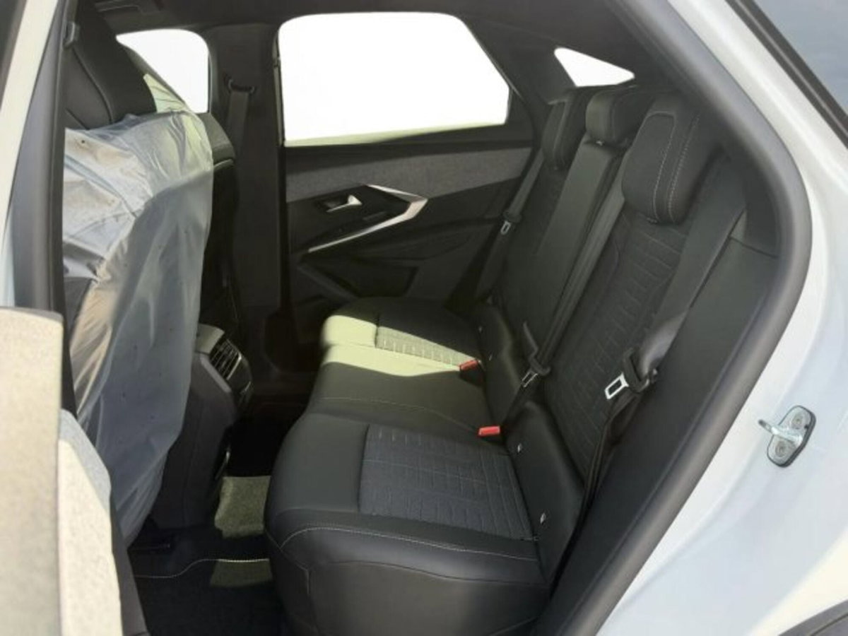 Peugeot 3008 1.2 hybrid GT 145cv e-dcs6 (9)