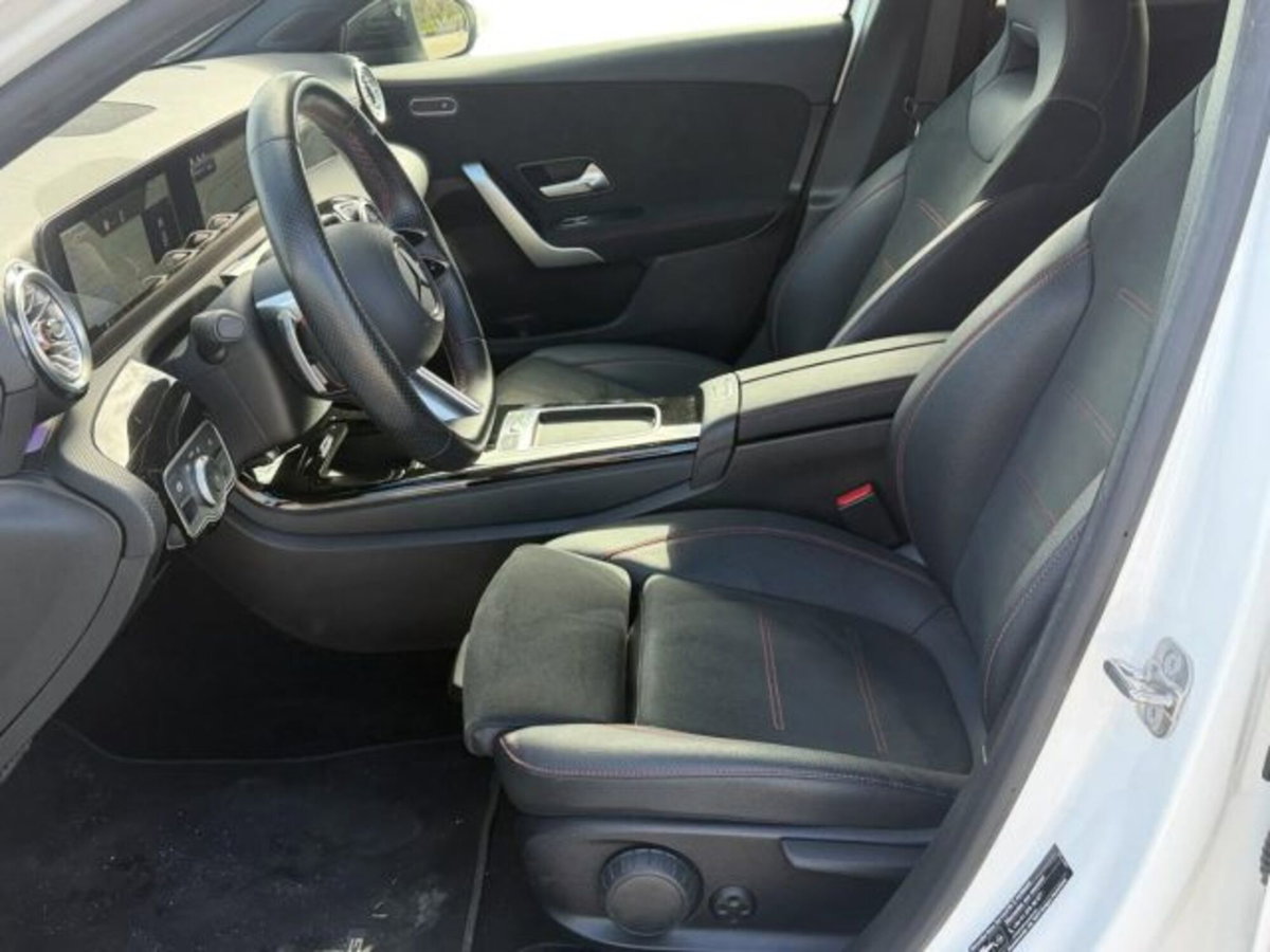 Mercedes-Benz Classe A Sedan 200 d AMG Line Premium Plus auto (12)