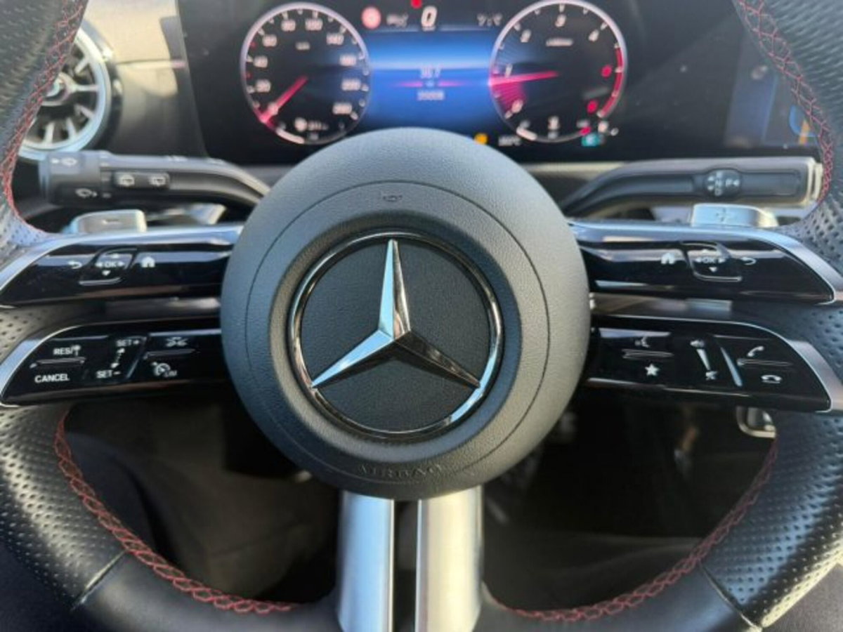 Mercedes-Benz Classe A Sedan 200 d AMG Line Premium Plus auto (18)