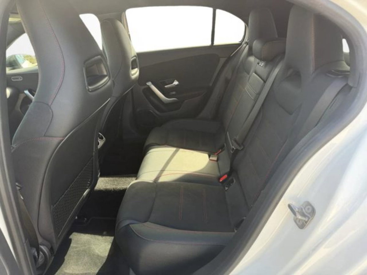 Mercedes-Benz Classe A Sedan 200 d AMG Line Premium Plus auto (9)