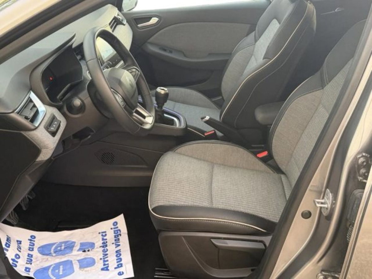 Renault Clio TCe 90 CV 5 porte Techno (12)