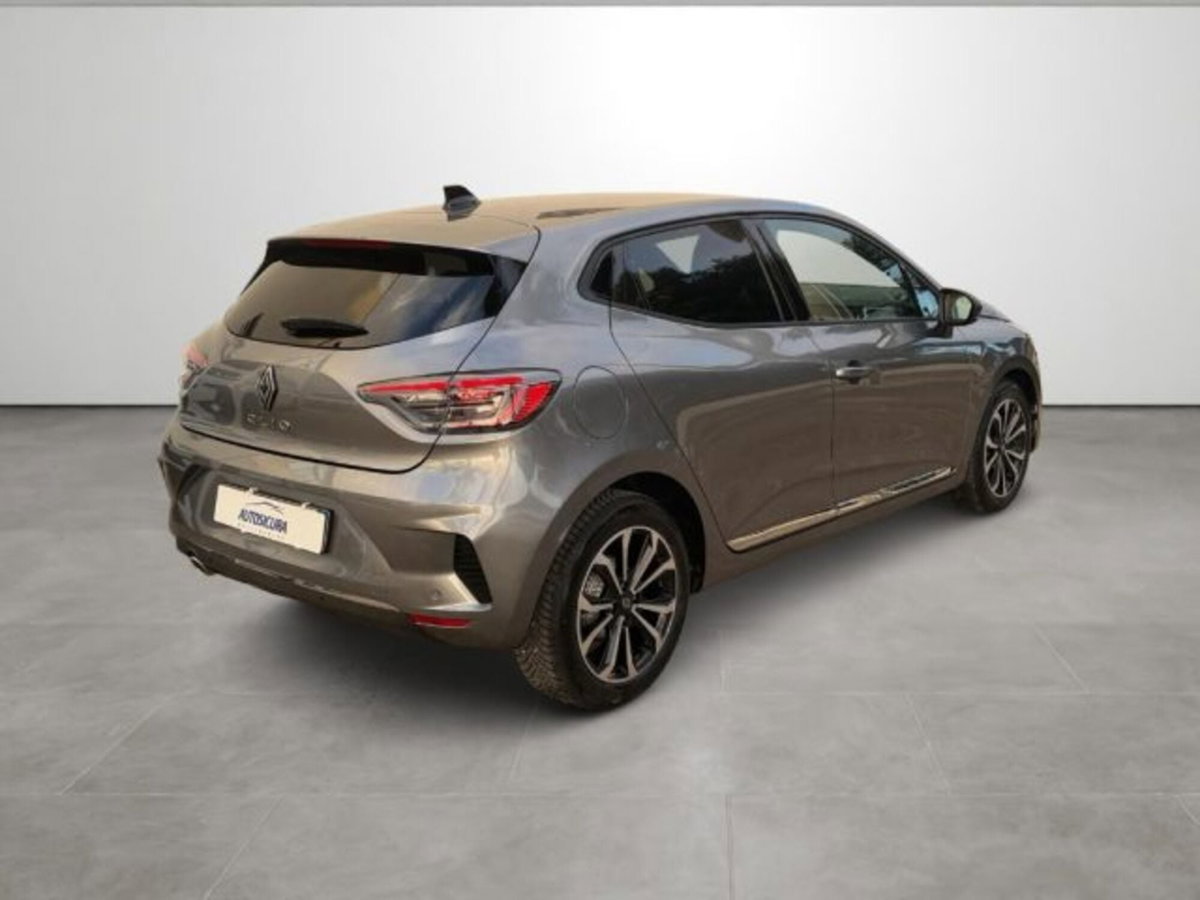 Renault Clio TCe 90 CV 5 porte Techno (4)
