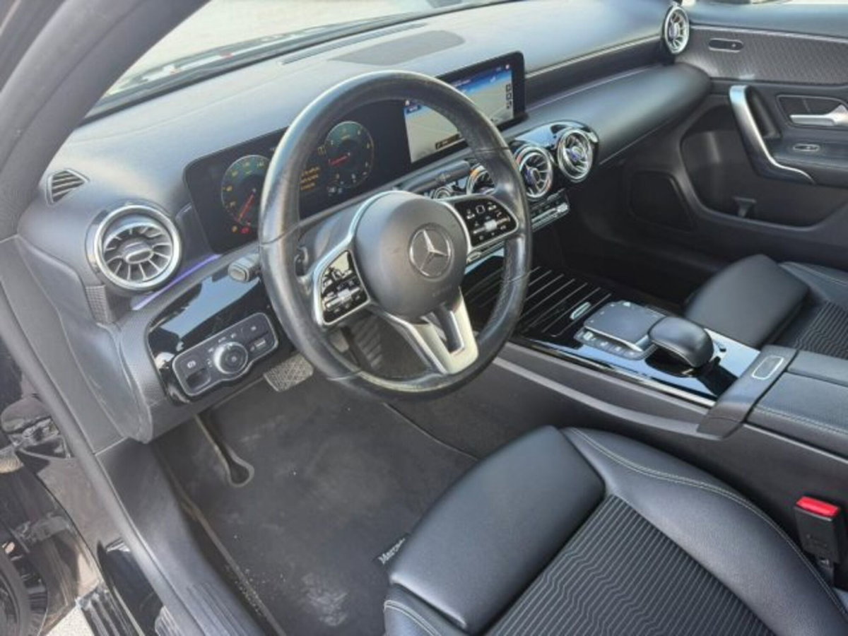 Mercedes-Benz Classe A Sedan 180 d Automatic 4p. Sport (16)