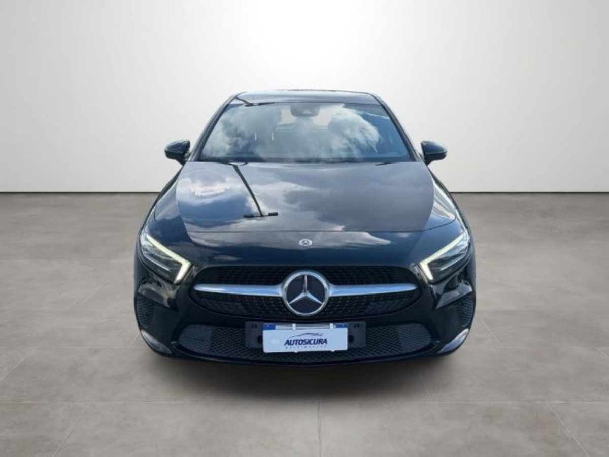 Mercedes-Benz Classe A Sedan 180 d Automatic 4p. Sport (2)