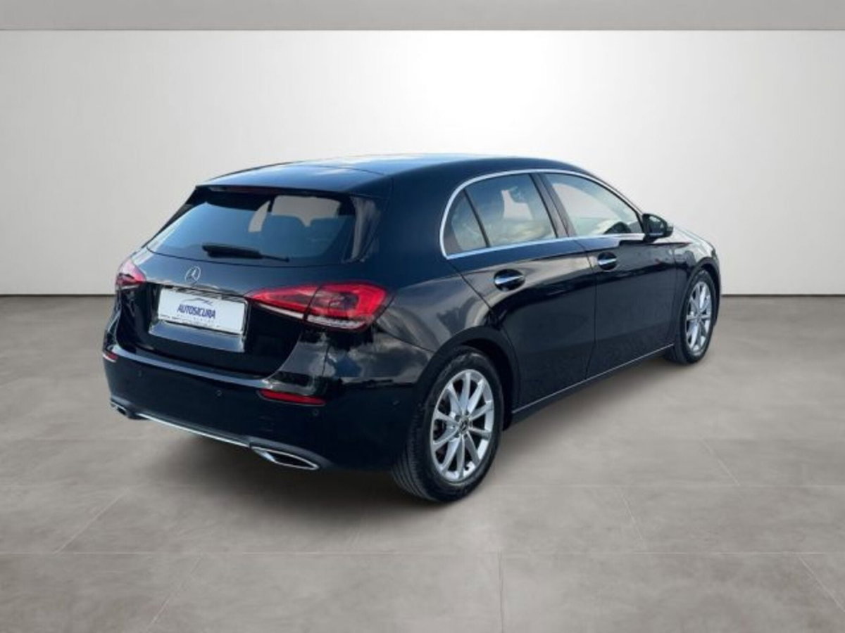 Mercedes-Benz Classe A Sedan 180 d Automatic 4p. Sport (4)