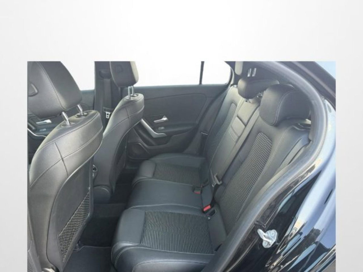 Mercedes-Benz Classe A Sedan 180 d Automatic 4p. Sport (9)