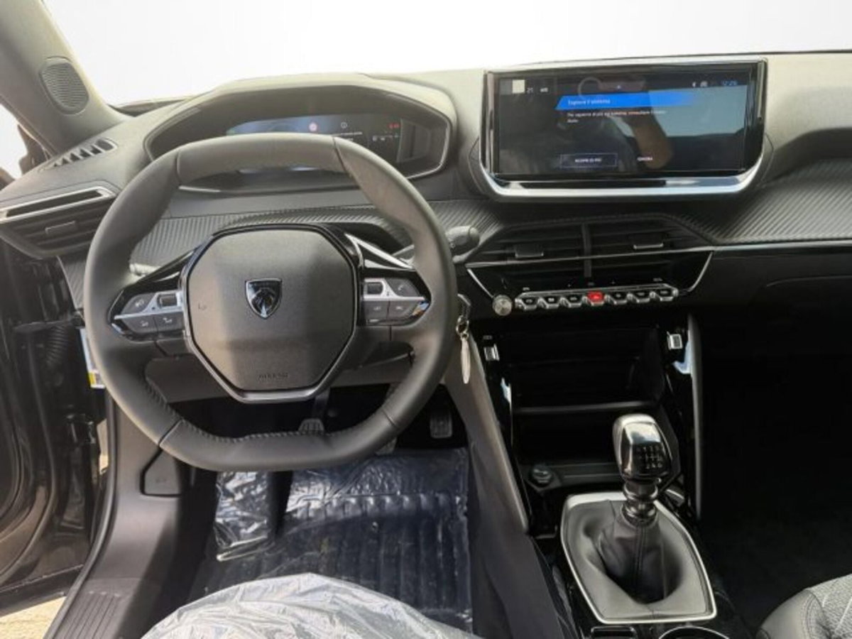 Peugeot 2008 PureTech 100 S&S Allure (11)