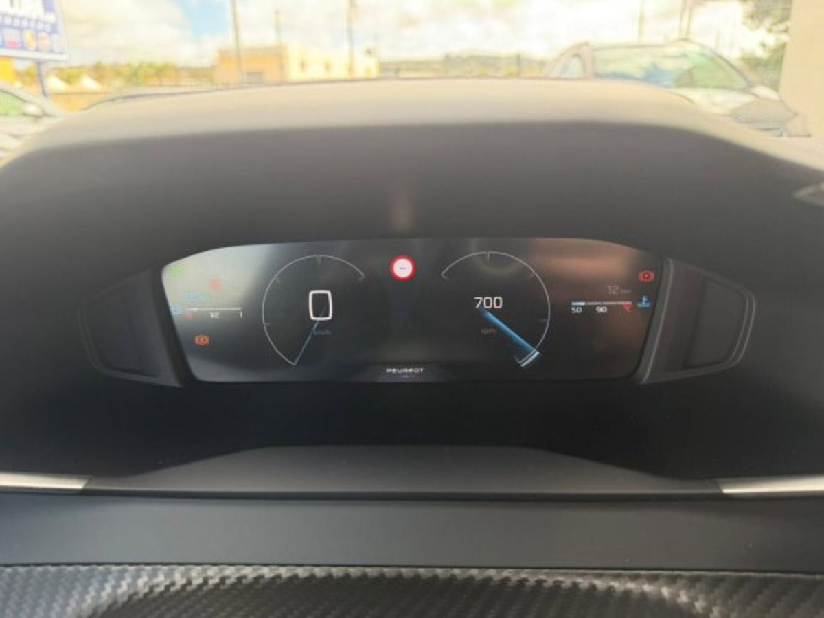 Peugeot 2008 PureTech 100 S&S Allure (15)