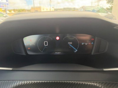 Peugeot 2008 PureTech 100 S&S Allure (15)