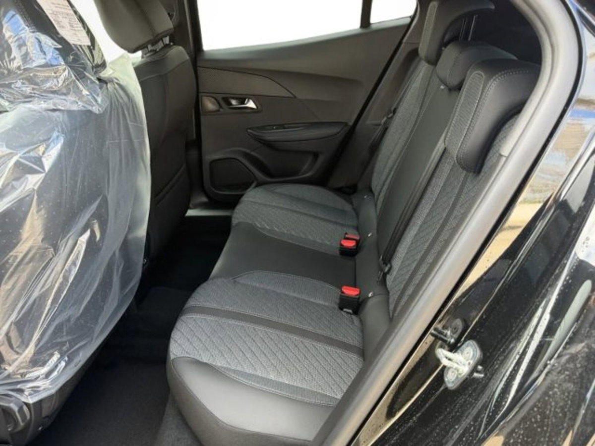 Peugeot 2008 PureTech 100 S&S Allure (8)