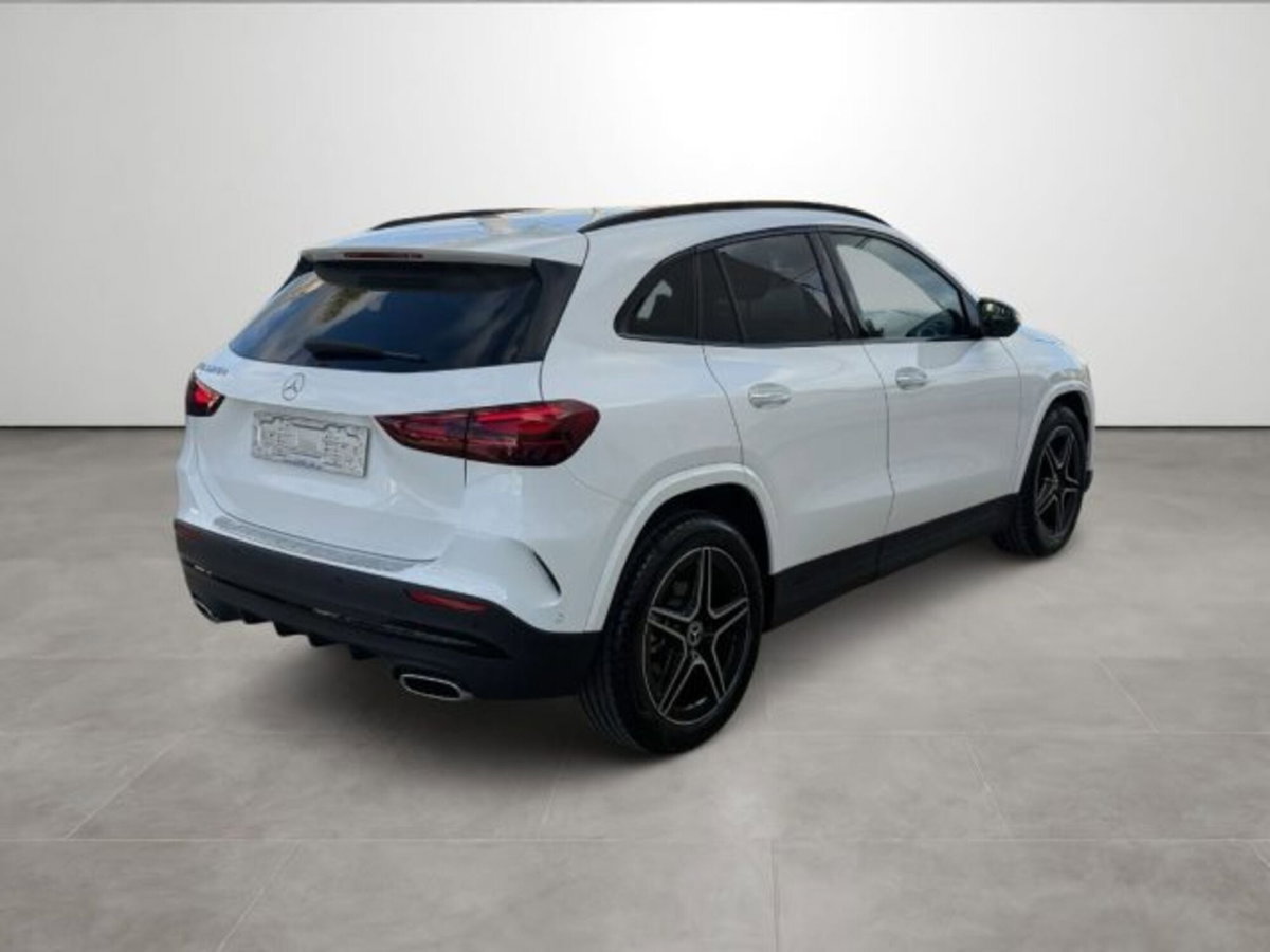Mercedes-Benz GLA SUV 200 AMG Line Premium auto (4)