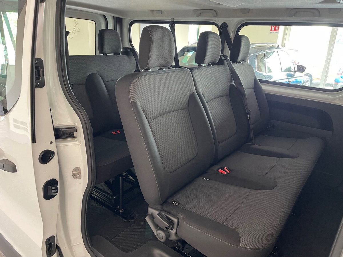 Renault Trafic 2.0 blue dci 110cv L2 Authentic (10)