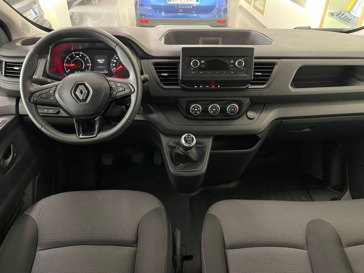 Renault Trafic 2.0 blue dci 110cv L2 Authentic (14)
