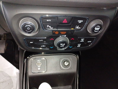 Jeep Compass 1.6 Multijet II 2WD Limited (18)