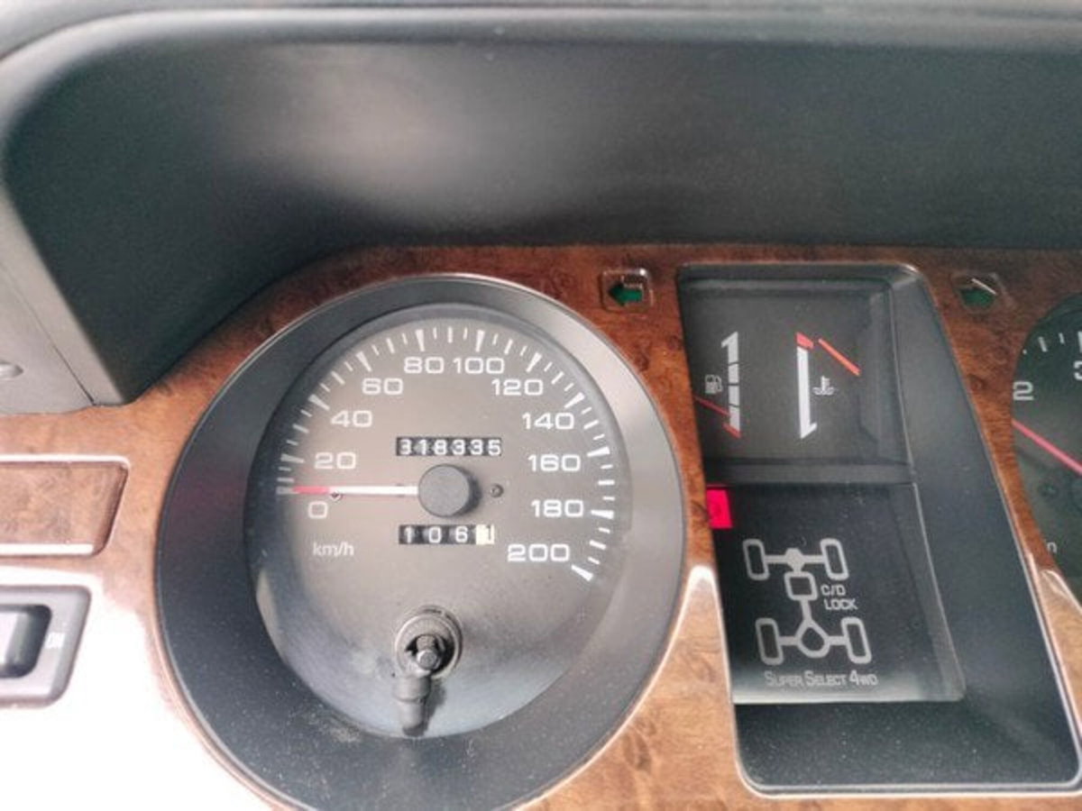 Mitsubishi Pajero 2.5 TDI Canvas-top GL (12)