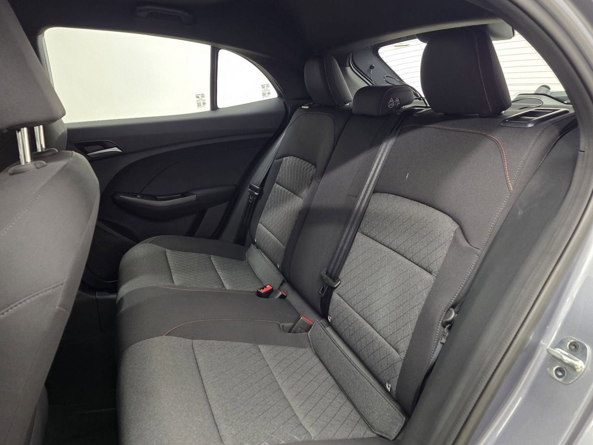 Mg MG3 1.5 hybrid+ Comfort auto (11)