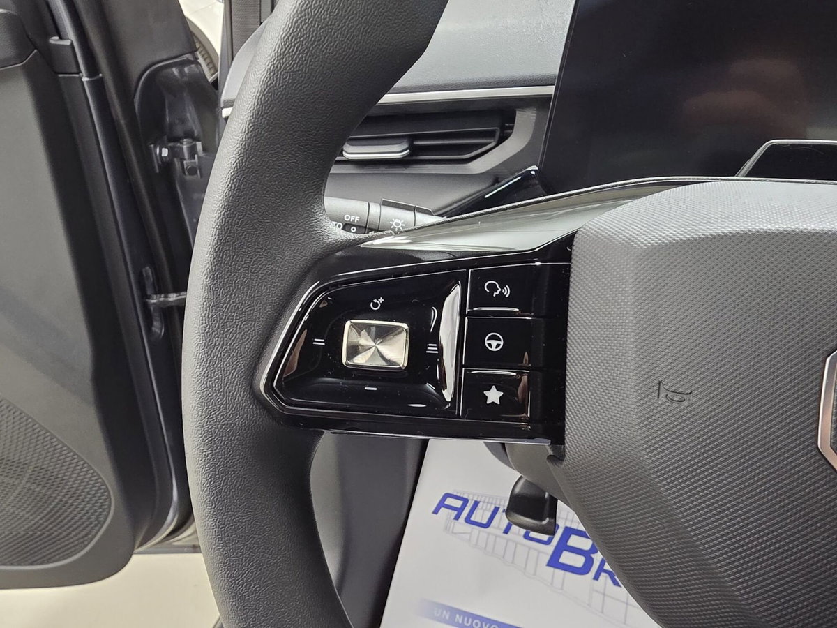 Mg MG3 1.5 hybrid+ Comfort auto (15)