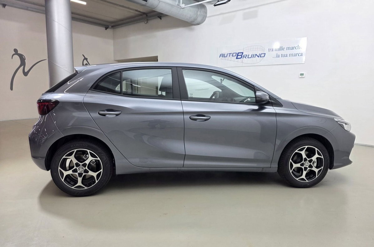 Mg MG3 1.5 hybrid+ Comfort auto (4)