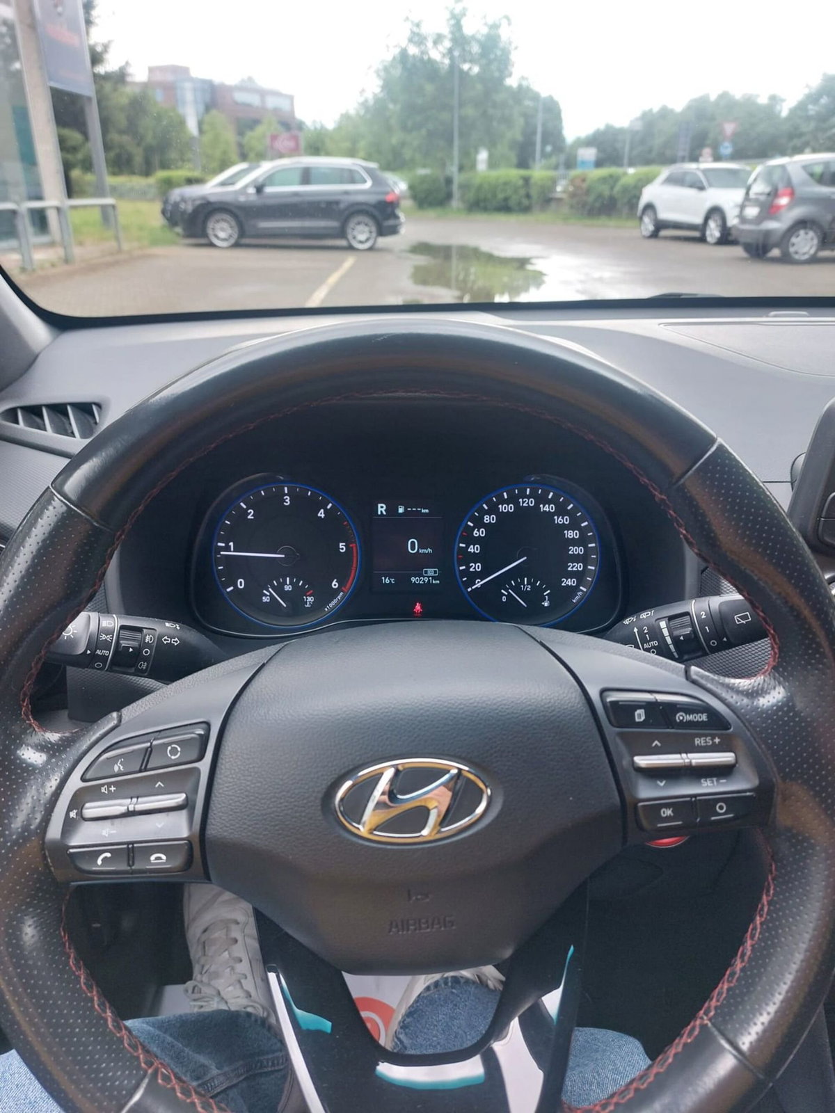 Hyundai Kona 1.6 CRDI 136 CV DCT Xpossible (10)