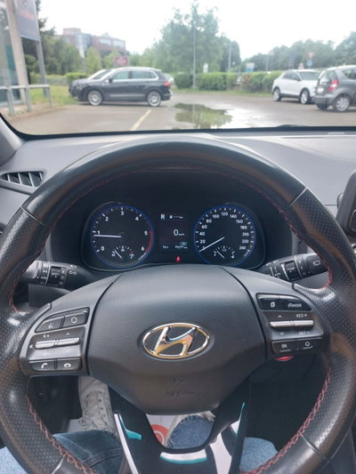 Hyundai Kona 1.6 CRDI 136 CV DCT Xpossible (10)