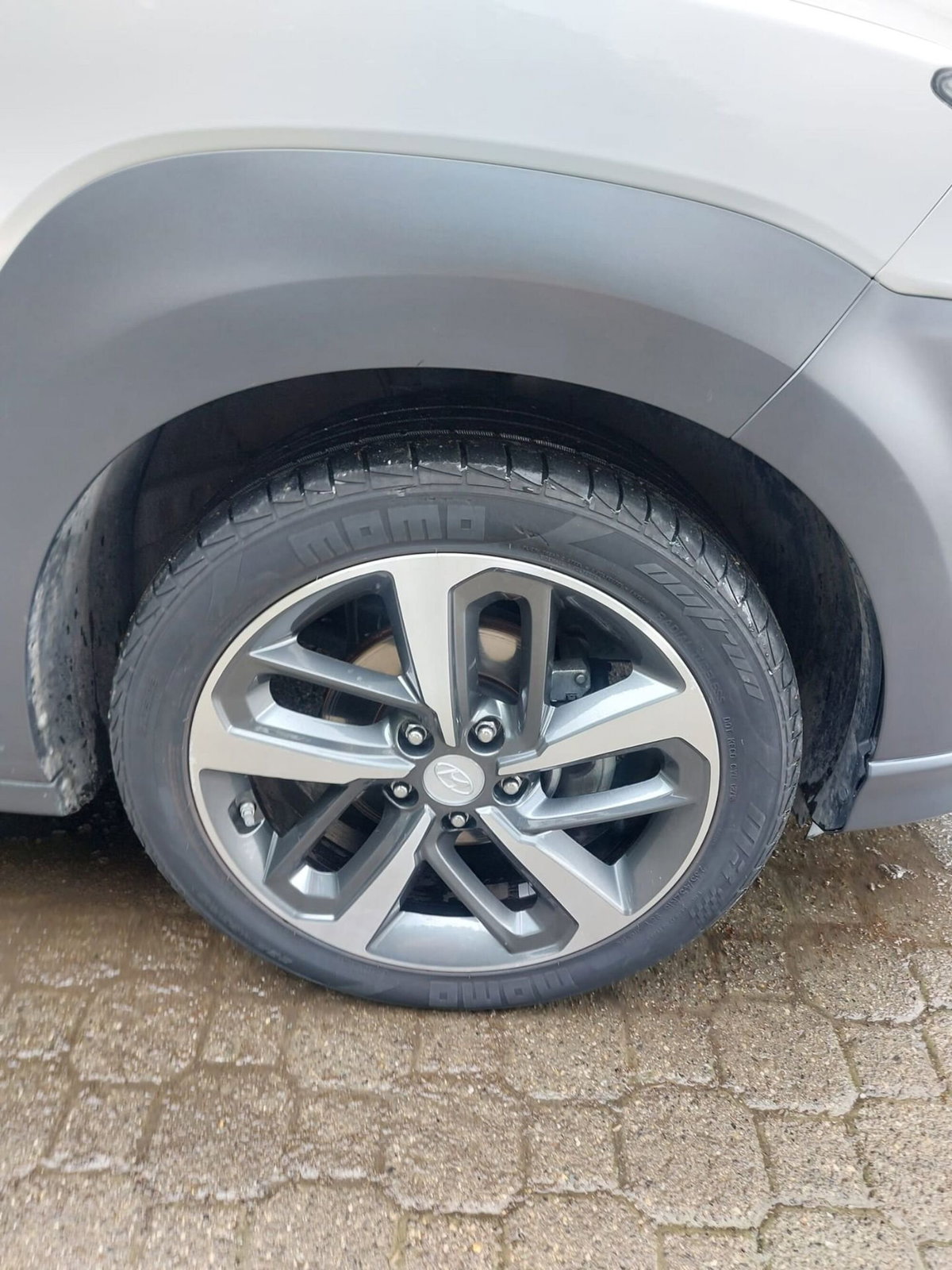 Hyundai Kona 1.6 CRDI 136 CV DCT Xpossible (8)