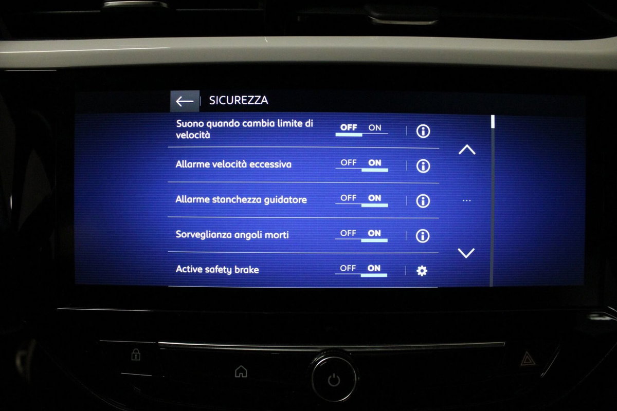 Opel Corsa 1.2 hybrid GS 110cv dct6 (17)