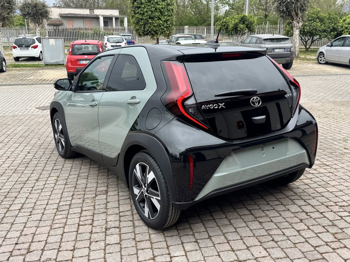 Toyota Aygo X 1.5 hybrid Icon e-cvt (4)