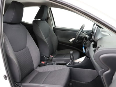 Toyota Yaris 1.0 72 CV 5 porte Cool (11)