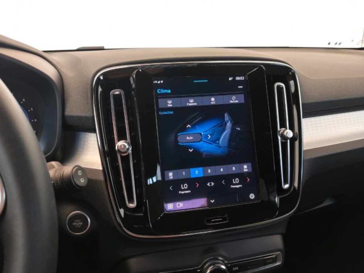 Volvo XC40 B3 automatico Core (10)