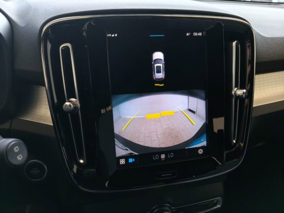 Volvo XC40 B3 automatico Core (11)