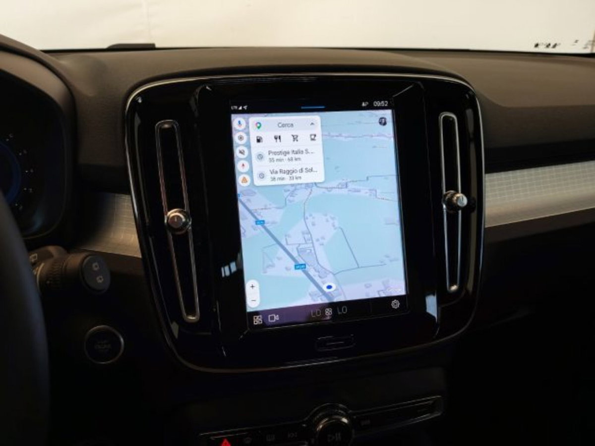 Volvo XC40 B3 automatico Core (12)