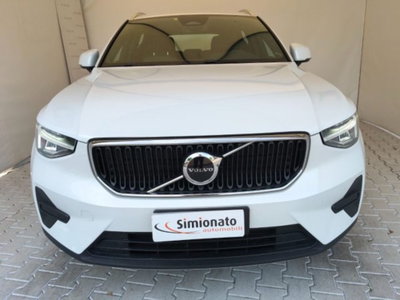 Volvo XC40 B3 automatico Core (2)