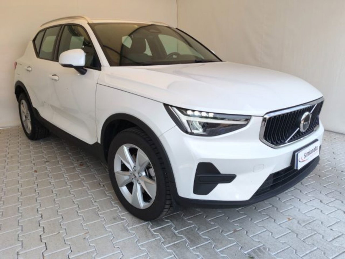 Volvo XC40 B3 automatico Core (3)