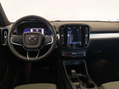 Volvo XC40 B3 automatico Core (8)