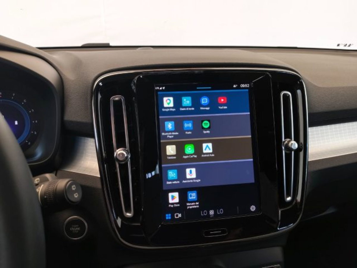 Volvo XC40 B3 automatico Core (13)