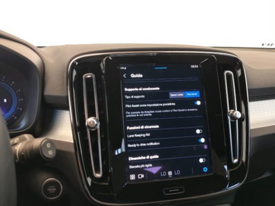 Volvo XC40 B3 automatico Core (14)