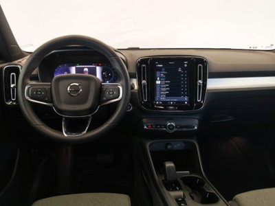 Volvo XC40 B3 automatico Core (8)