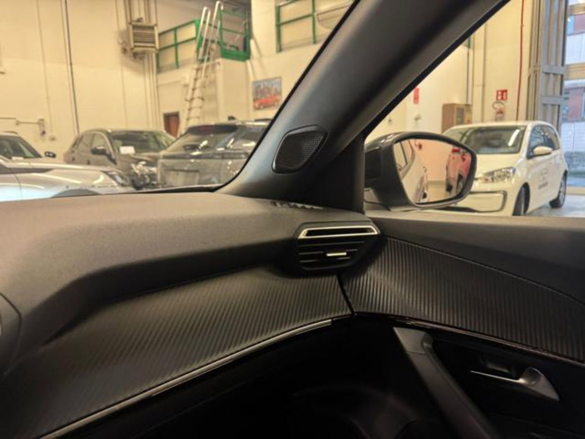 Peugeot 2008 PureTech 100 S&S Allure (13)