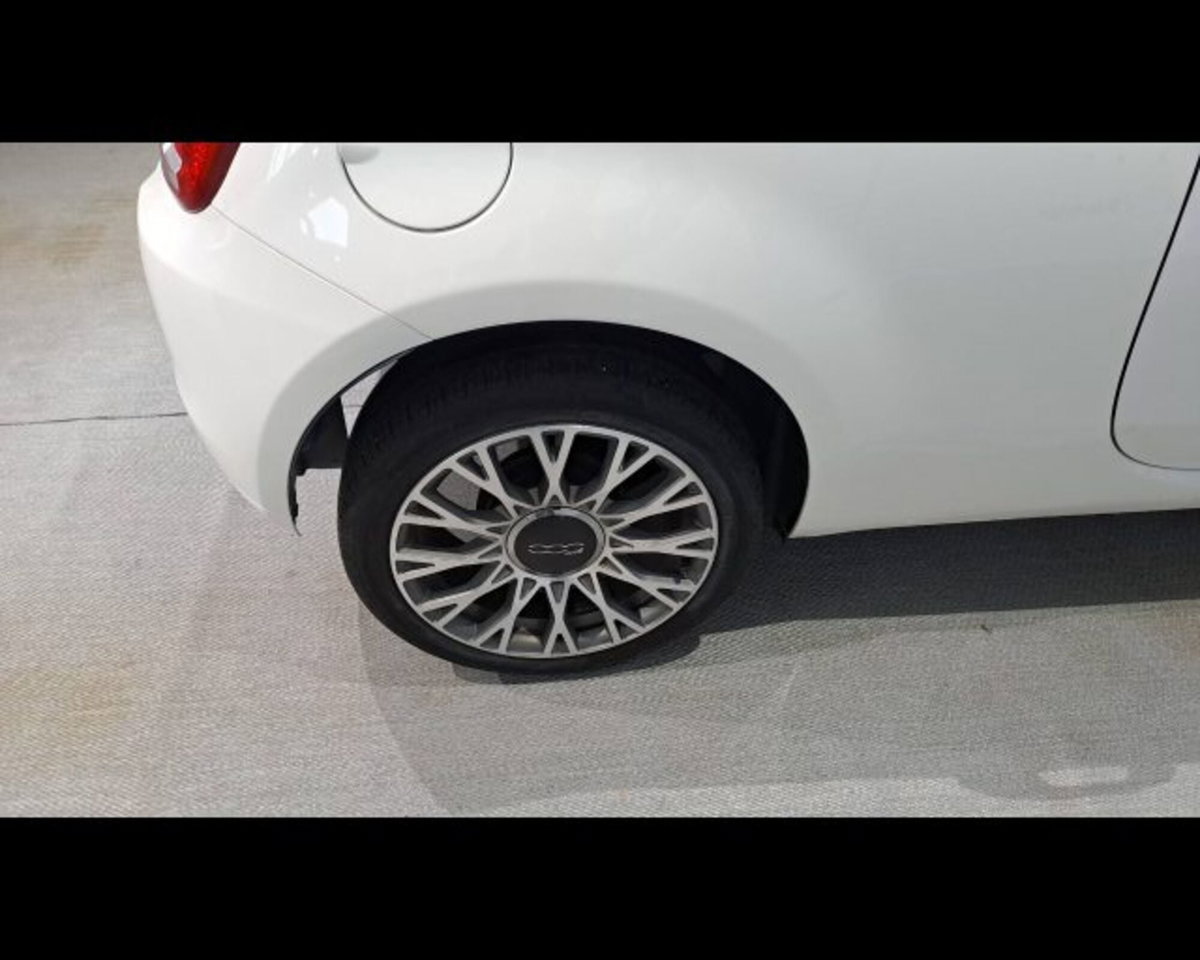 Fiat 500 1.0 Hybrid Dolcevita (18)